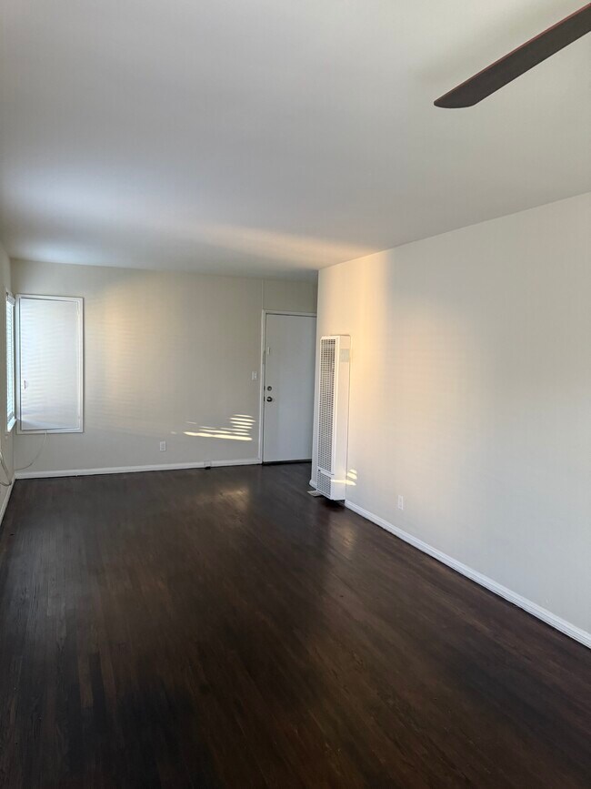 Building Photo - 14812 Magnolia Blvd