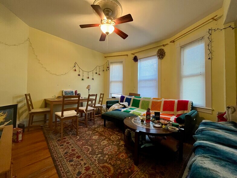 Building Photo - 83 Wensley St