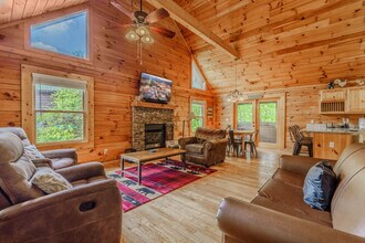 Building Photo - 745 Chickasaw Gap Way