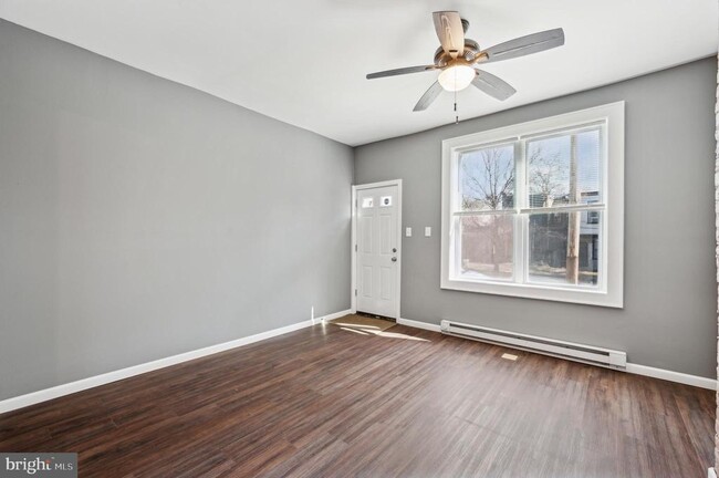 Building Photo - 2534 N Stanley St