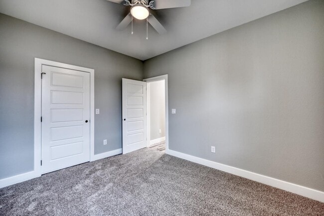 Building Photo - 1915 Willow