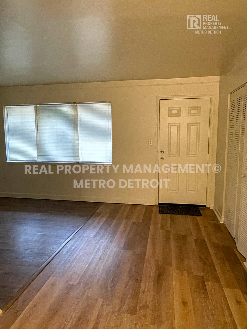 Building Photo - 4192 Drouillard St