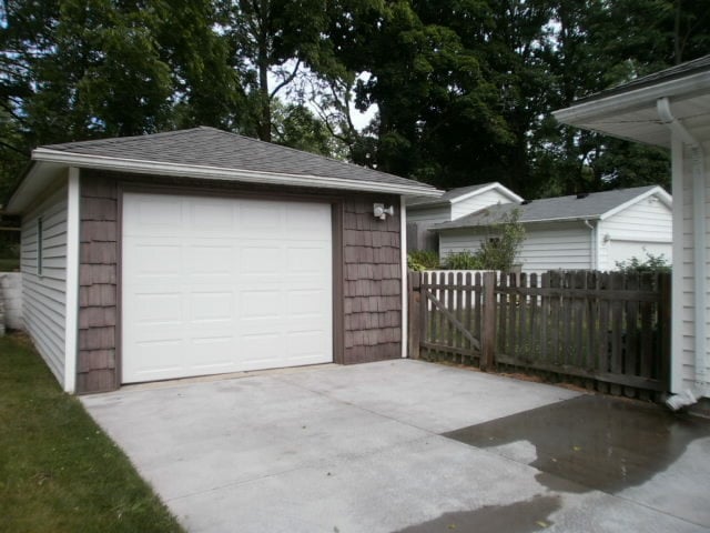 Building Photo - 429 Jennison Ave