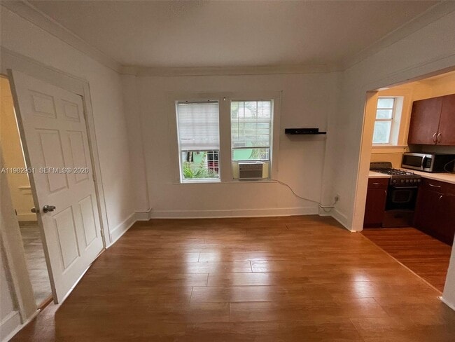 Building Photo - 1611 Michigan Ave