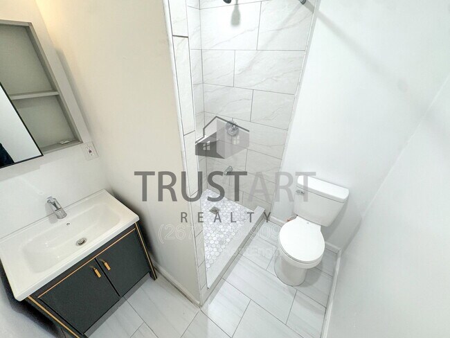 Building Photo - 2317 N 15th St