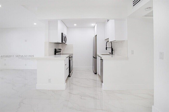 Building Photo - 13250 SW 7th Ct