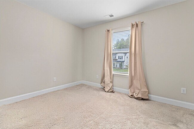 Building Photo - Spacious Ooltewah House Available