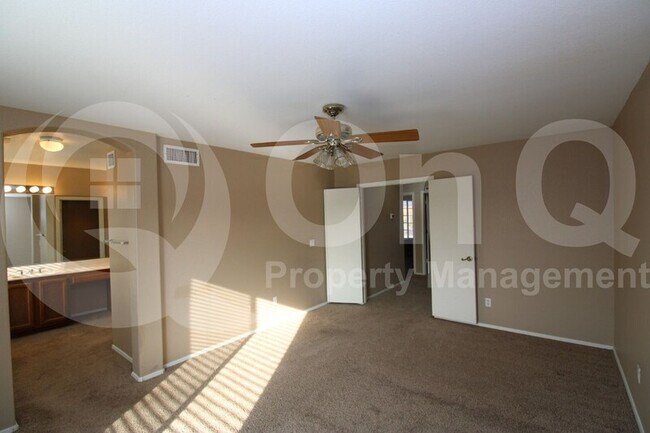 Building Photo - 1450 South Villas Court