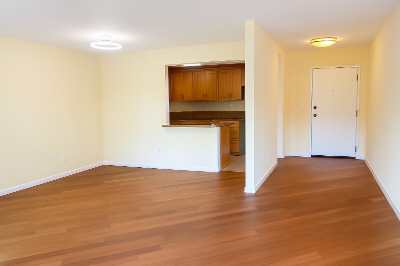Building Photo - 800 Sea Spray Ln
