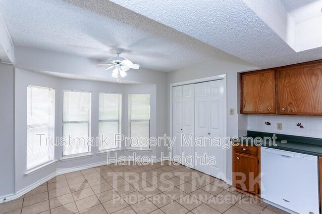 Building Photo - 1505 Spicewood Cir