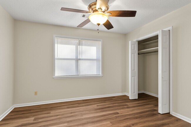Building Photo - 12378 Patton Pl Spur