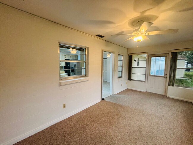 Building Photo - Newly updated 2/2 in 55+ community