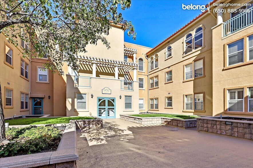 Building Photo - 952 S 11th St