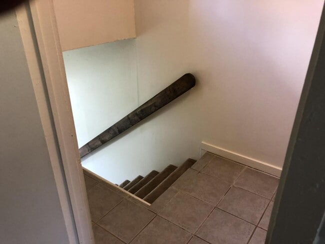 Building Photo - 609 Grove City Rd