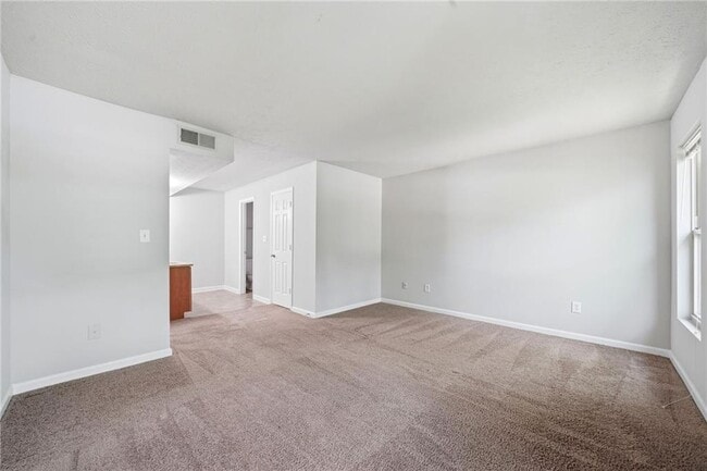 Building Photo - 117 Brittany Ct