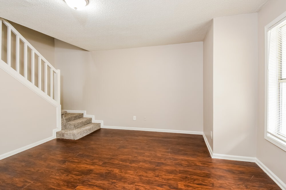 Building Photo - 221 Clydesdale Ln SE