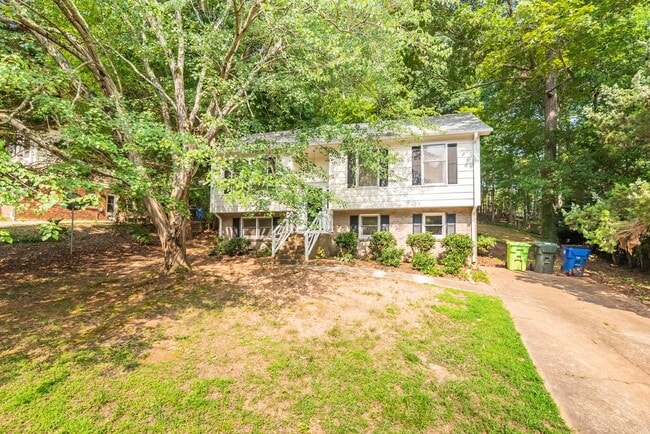 Building Photo - 7833 Foxwood Dr