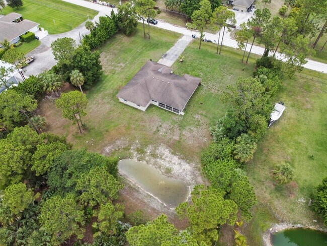 Building Photo - 17682 84th Ct N