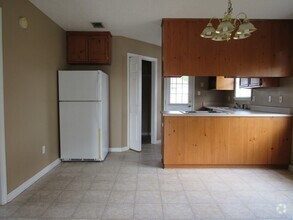 Building Photo - 2 Bedroom in Chadwyck Place