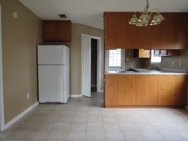 Primary Photo - 2 Bedroom in Chadwyck Place