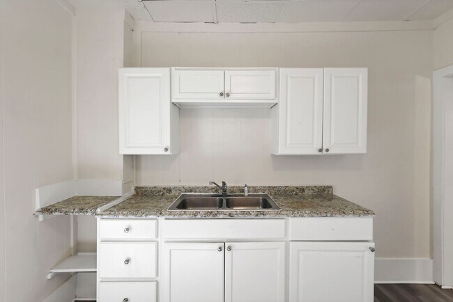 Building Photo - 2709-2711-2711 Sullivant Ave