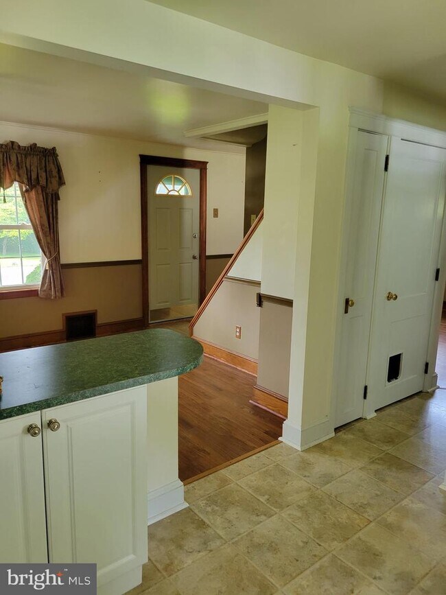 Building Photo - 994 Gravel Pike