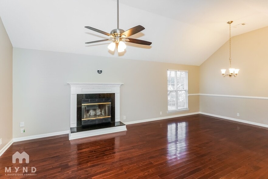 Building Photo - 252 Cedarview Dr