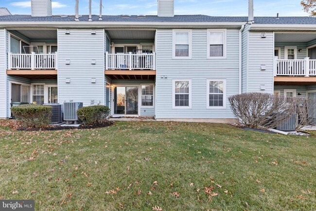 Building Photo - 387 Independence Dr