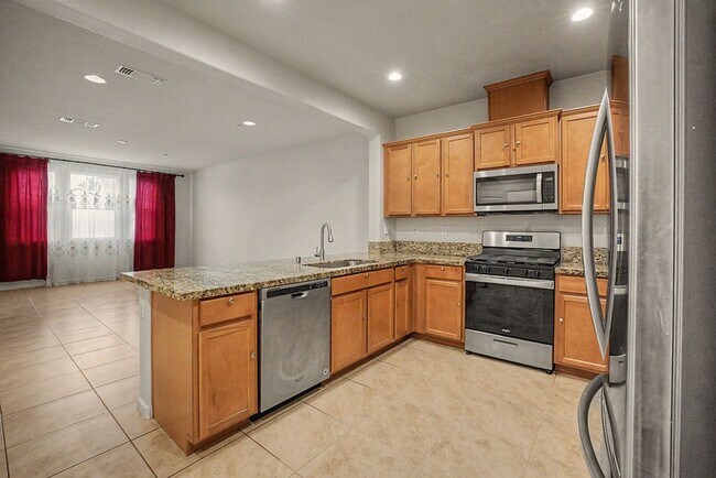 Building Photo - 15137 Breckinridge Ave