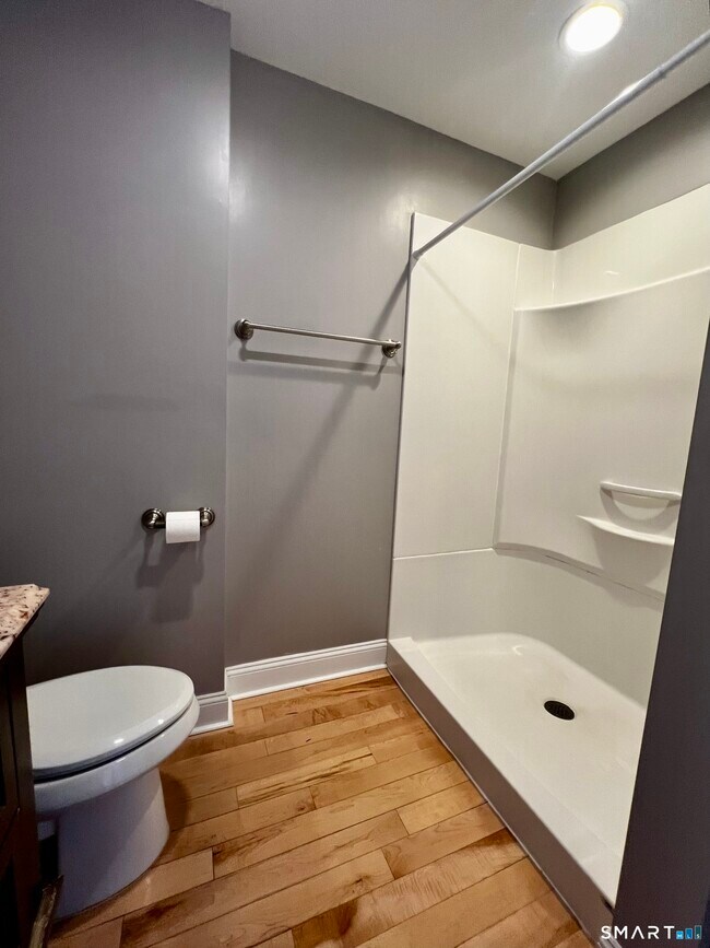 Building Photo - 353 Main St