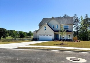 Building Photo - 40 Hill Ln