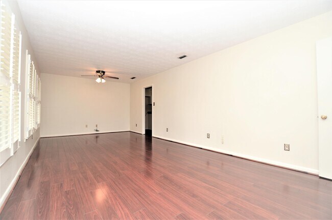 Building Photo - 712 Habersham Rd