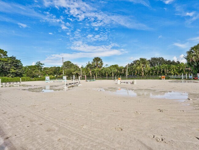 Building Photo - 1350 C Rd