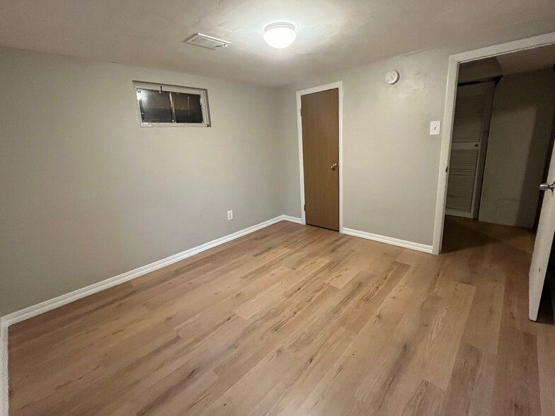 Building Photo - 2020 S Fox St
