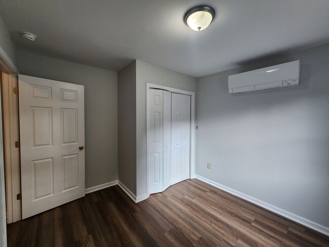 Building Photo - Asheville Rental!
