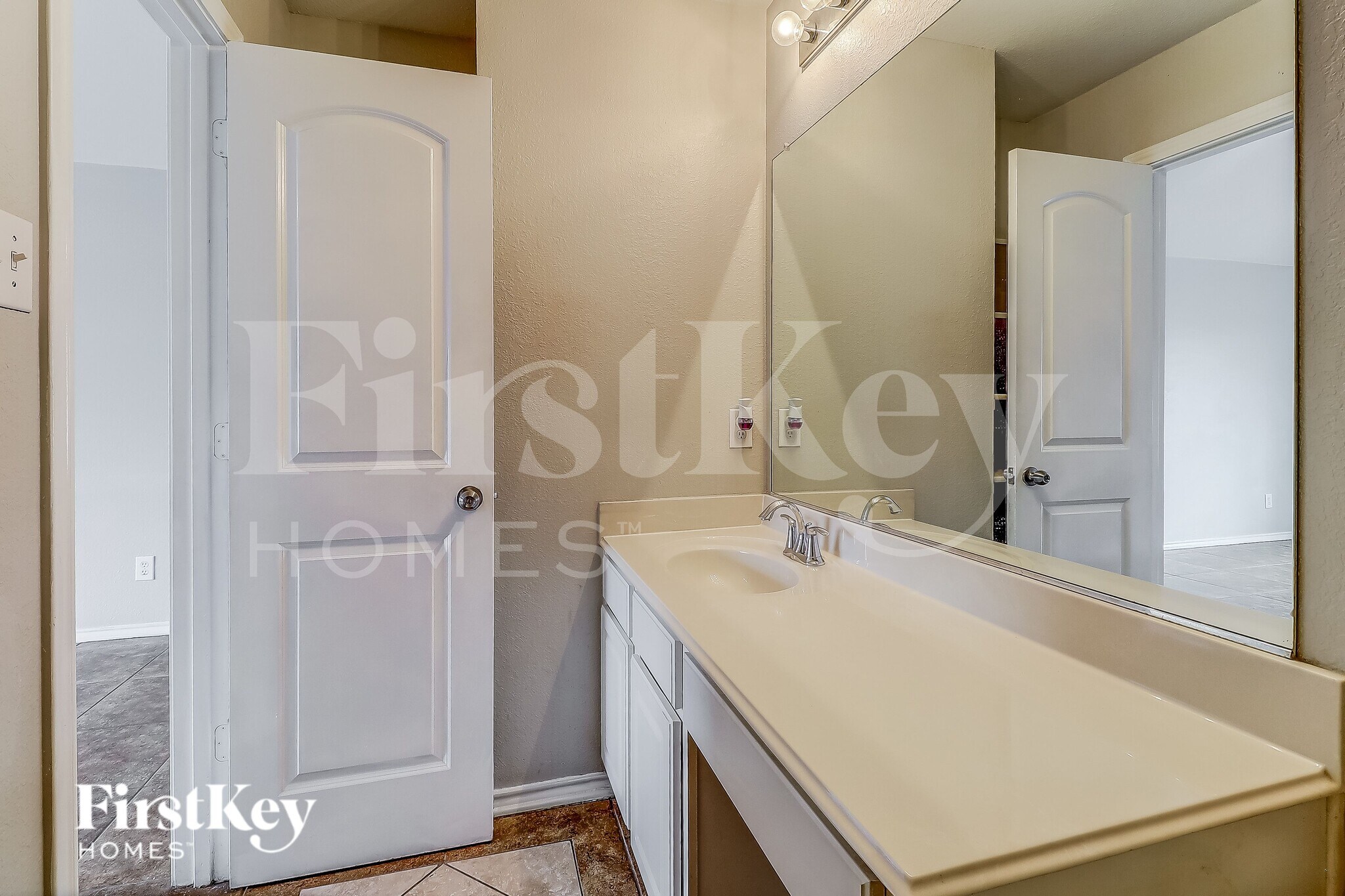 Building Photo - 1405 Silver Maple Ln