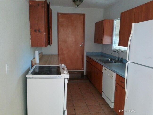 Building Photo - 19 Tennessee Ln