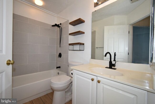 Building Photo - 6617 Cambria Terrace