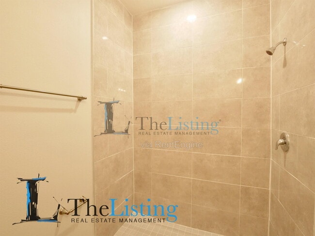Building Photo - 406 Albatross Ct