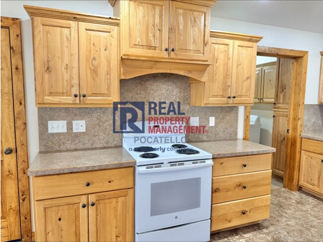 Building Photo - 13355 N Dekay Rd