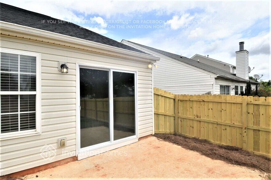 Building Photo - 1720 Courtyard Ln
