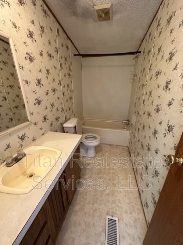 Building Photo - 1835 S Lake Arthur Ave