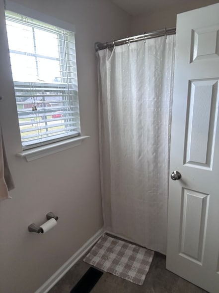 Building Photo - 1030 Woodland Dr