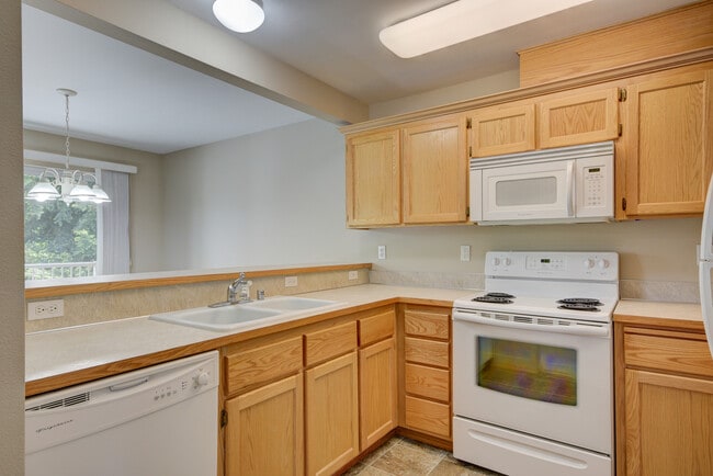 Primary Photo - Two Bedroom Condo in Summerwind *$200 off ...