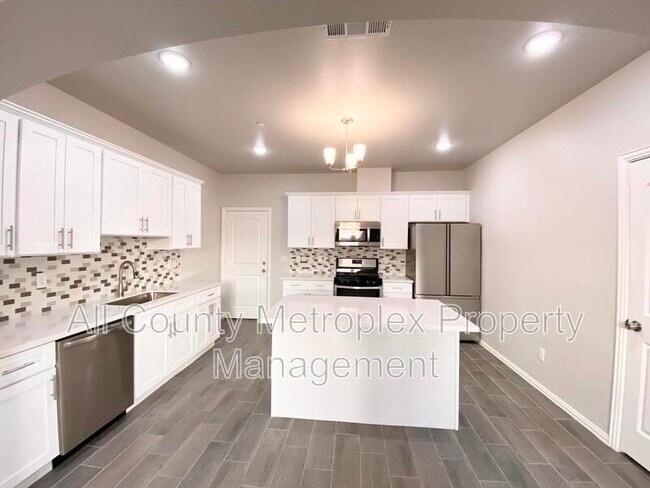 Building Photo - 4723 Amal Saleh Dr