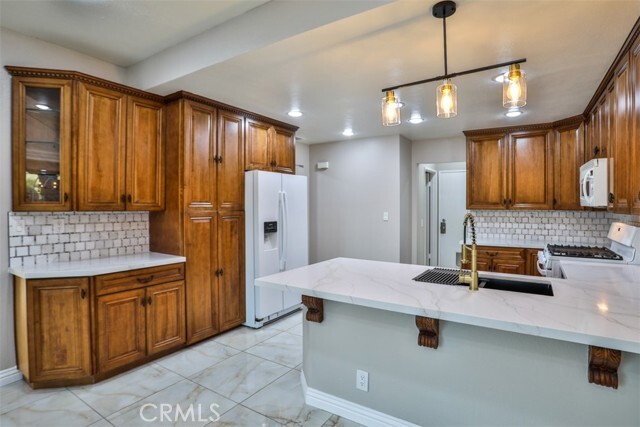 Building Photo - 176 Cll Renata