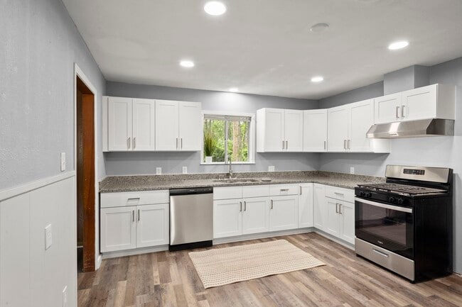 Building Photo - 205 Taft Ave