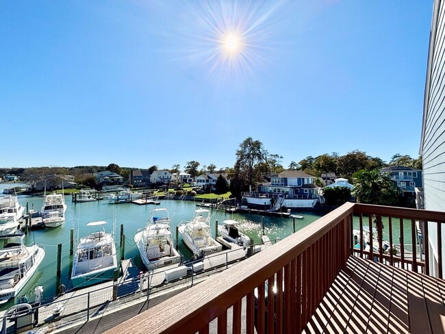 Building Photo - Stunning Virginia Beach Condo with Waterfr...