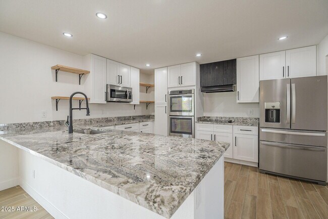Building Photo - 2030 E Duke Dr