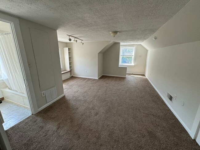 Building Photo - DELHI - Adorable 3bed 2ba brick cape cod